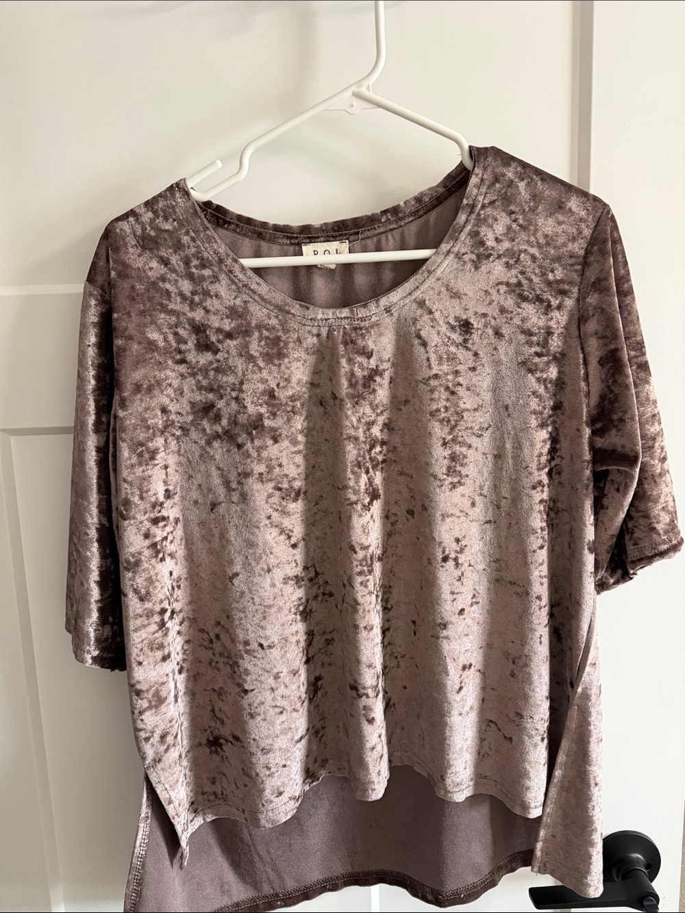 POL Crushed Velvet Short Sleeve Top - Taupe